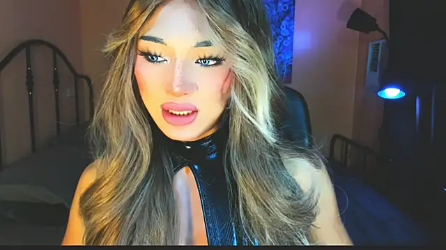 Snapshot of xUrGoddess_Bellax chatting on 19, 11, 2025 xUrGoddess Bellax online show from 19, 11, 2025