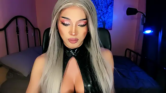 Snapshot of xUrGoddess_Bellax chatting on 15, 12, 2025 xUrGoddess Bellax online show from 15, 12, 2025