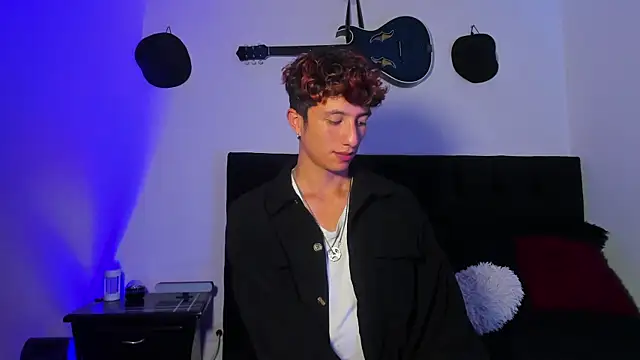 mhatias  online show from 12, 4, 2026