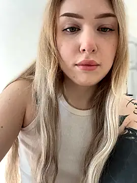 Snapshot of elliss_ chatting on 30, 9, 2025 elliss online show from 30, 9, 2025