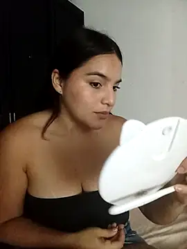 Snapshot of chloe_90 chatting on 6, 10, 2025 chloe 90 online show from 6, 10, 2025