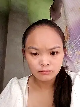 Snapshot of xinhxinhcute chatting on 10, 9, 2025 xinhxinhcute online show from 10, 9, 2025