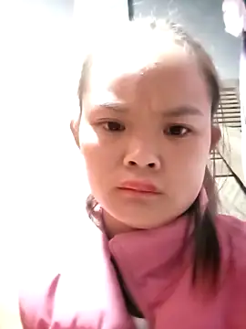 Snapshot of xinhxinhcute chatting on 11, 9, 2025 xinhxinhcute online show from 11, 9, 2025