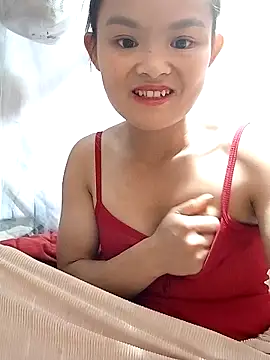 Snapshot of xinhxinhcute chatting on 13, 10, 2025 xinhxinhcute online show from 13, 10, 2025