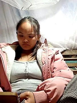 Snapshot of xinhxinhcute chatting on 1, 11, 2025 xinhxinhcute online show from 1, 11, 2025