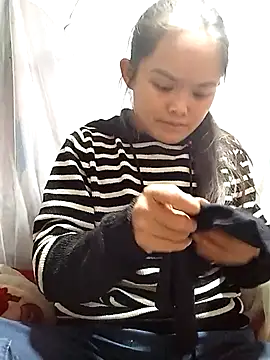 Snapshot of xinhxinhcute chatting on 2, 11, 2025 xinhxinhcute online show from 2, 11, 2025