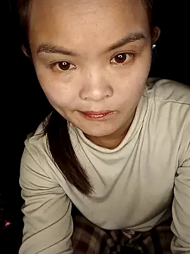 Snapshot of xinhxinhcute chatting on 14, 12, 2025 xinhxinhcute online show from 14, 12, 2025