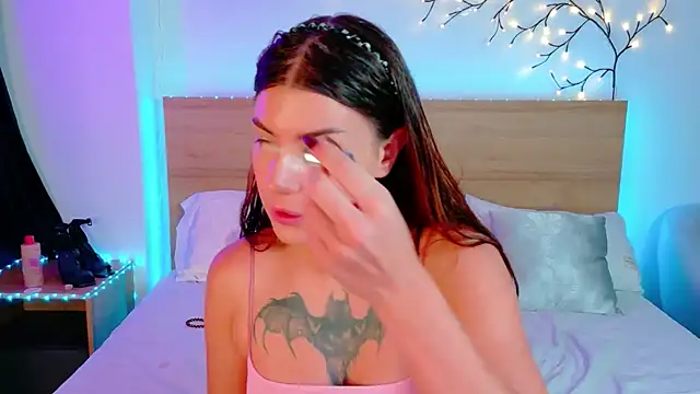 Bella Davis love online show from 18, 10, 2025