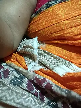 Snapshot of desi_boudi87 chatting on 20, 5, 2026 desi boudi87 online show from 20, 5, 2026