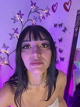 LindaWz  online show from 12, 4, 2026