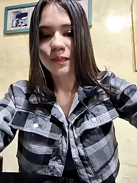 CHARLOTTE  05 online show from 10, 9, 2025