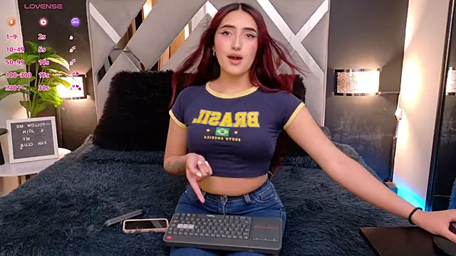 Snapshot of Miia_bunny chatting on 4, 10, 2025 Miia bunny online show from 4, 10, 2025