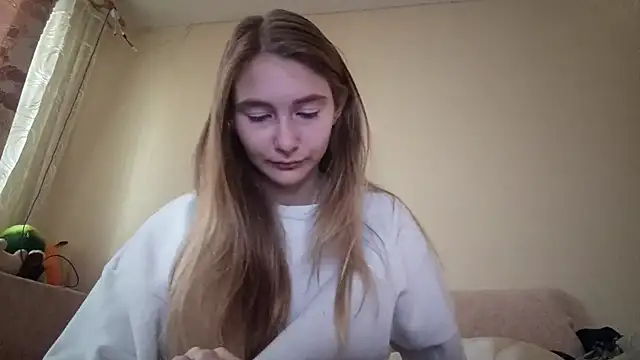 Snapshot of Nymera_flare chatting on 18, 9, 2025 Nymera flare online show from 18, 9, 2025