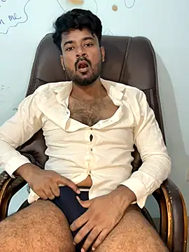 Snapshot of MeekBatgirl chatting on 3, 10, 2025 MeekBatgirl online show from 3, 10, 2025