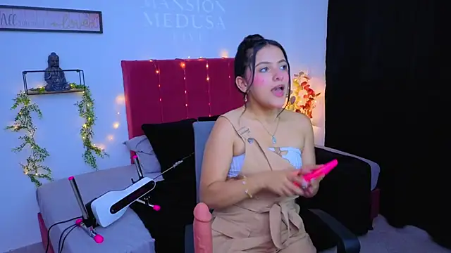 Snapshot of Nathi_Medusa chatting on 6, 10, 2025 Nathi Medusa online show from 6, 10, 2025
