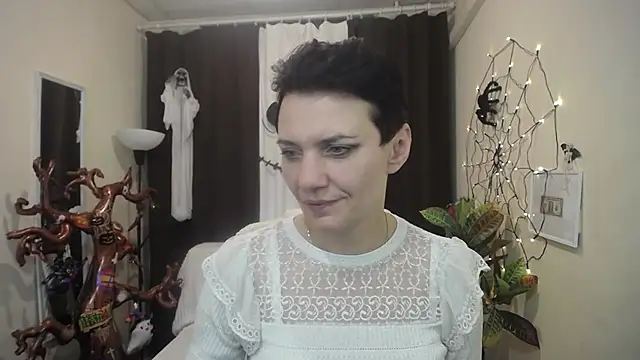 AvaSaturnian online show from 15, 10, 2025
