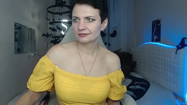 AvaSaturnian online show from 30, 10, 2025