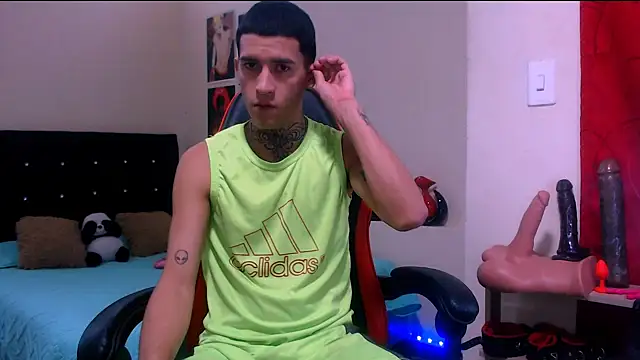 Snapshot of dilan_abraham12 chatting on 25, 3, 2026 dilan abraham12 online show from 25, 3, 2026