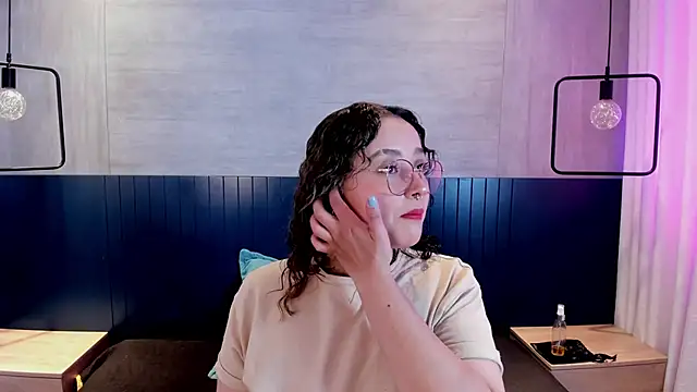 Snapshot of tara_black chatting on 18, 9, 2025 tara black online show from 18, 9, 2025