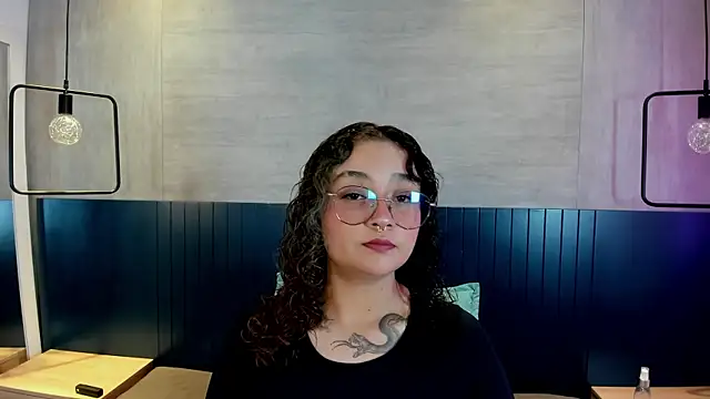 Snapshot of tara_black chatting on 20, 9, 2025 tara black online show from 20, 9, 2025