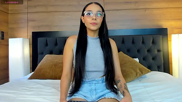 Roseaurora online show from 29, 3, 2026