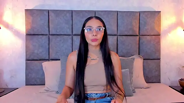 Roseaurora online show from 10, 4, 2026