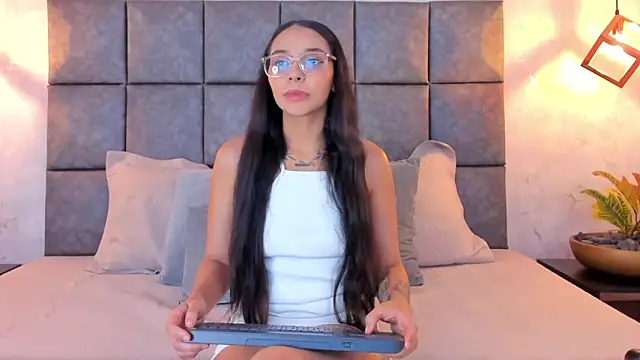 Roseaurora online show from 12, 4, 2026