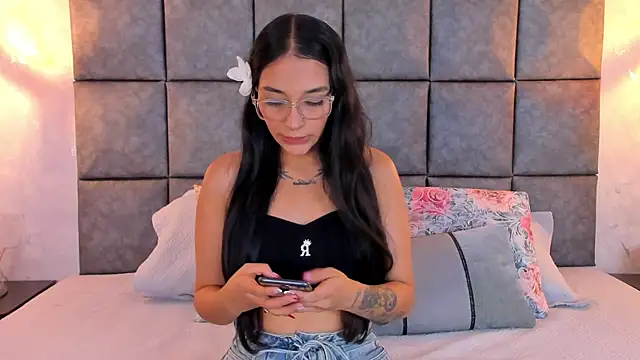 Snapshot of Roseaurora chatting on 6, 7, 2026 Roseaurora online show from 6, 7, 2026