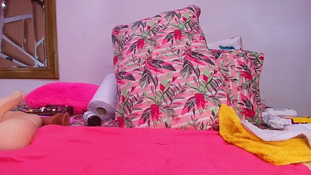 sweegirl69 online show from 9, 9, 2025