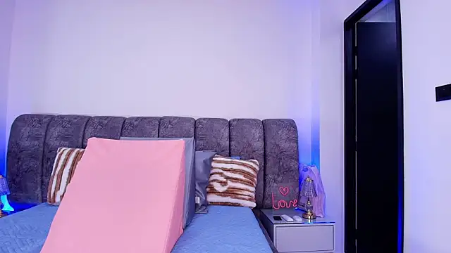 sweegirl69 online show from 27, 11, 2025