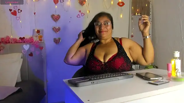 milf latinn online show from 17, 9, 2025
