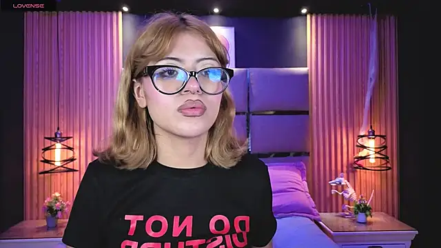 AlanaWalker9 online show from 15, 4, 2026