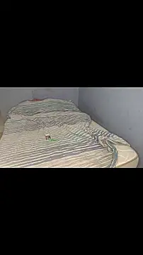 Snapshot of badlove42 chatting on 28, 11, 2025 badlove42 online show from 28, 11, 2025