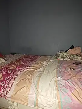 Snapshot of badlove42 chatting on 5, 12, 2025 badlove42 online show from 5, 12, 2025