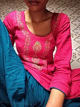 Snapshot of Aidakhan1212 chatting on 30, 11, 2025 Aidakhan1212 online show from 30, 11, 2025