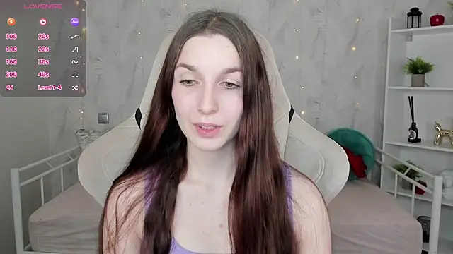 Miss   Eva online show from 20, 10, 2025