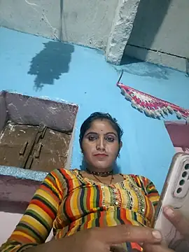 Snapshot of LUCKY_cut chatting on 7, 10, 2025 LUCKY cut online show from 7, 10, 2025