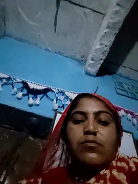 Snapshot of LUCKY_cut chatting on 28, 10, 2025 LUCKY cut online show from 28, 10, 2025