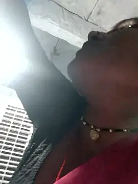 Snapshot of LUCKY_cut chatting on 31, 10, 2025 LUCKY cut online show from 31, 10, 2025