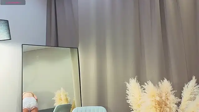 Snapshot of VincenzaGarigliano chatting on 20, 9, 2025 VincenzaGarigliano online show from 20, 9, 2025