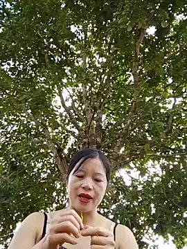 Snapshot of samsam-bae chatting on 24, 9, 2025 samsam-bae online show from 24, 9, 2025