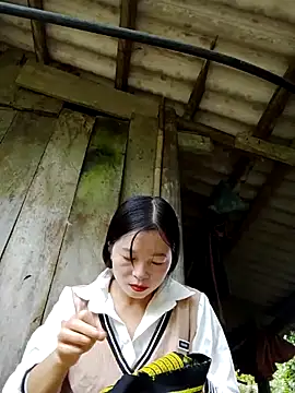 Snapshot of samsam-bae chatting on 28, 9, 2025 samsam-bae online show from 28, 9, 2025