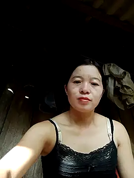 Snapshot of samsam-bae chatting on 13, 10, 2025 samsam-bae online show from 13, 10, 2025