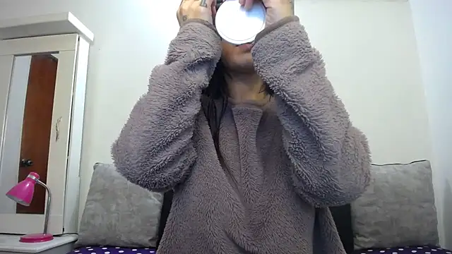 Snapshot of Taylormegan chatting on 16, 10, 2025 Taylormegan online show from 16, 10, 2025