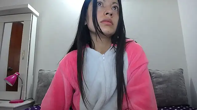 Snapshot of Taylormegan chatting on 22, 10, 2025 Taylormegan online show from 22, 10, 2025