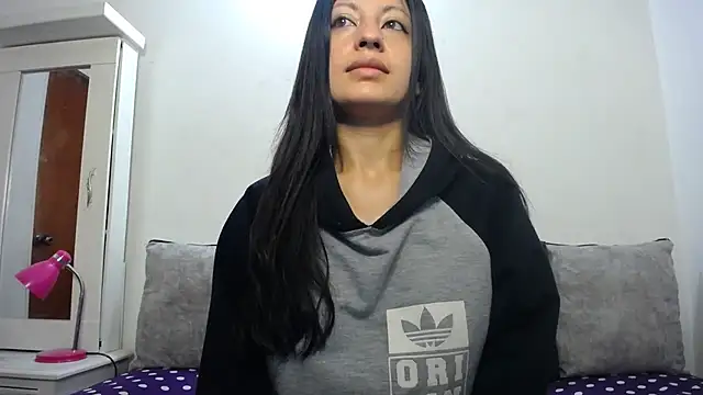 Snapshot of Taylormegan chatting on 4, 11, 2025 Taylormegan online show from 4, 11, 2025