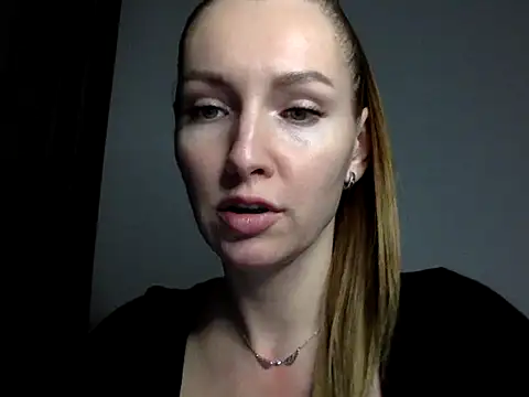 Snapshot of Varnyx chatting on 3, 11, 2025 Varnyx online show from 3, 11, 2025