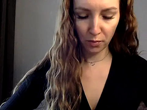 Snapshot of Varnyx chatting on 7, 11, 2025 Varnyx online show from 7, 11, 2025