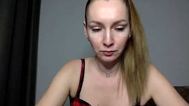 Snapshot of Varnyx chatting on 14, 11, 2025 Varnyx online show from 14, 11, 2025