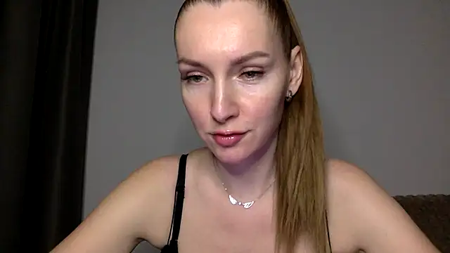 Snapshot of Varnyx chatting on 16, 11, 2025 Varnyx online show from 16, 11, 2025